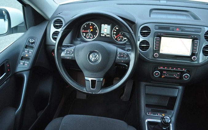 Volkswagen Tiguan cena 56999 przebieg: 176000, rok produkcji 2012 z Legnica małe 781